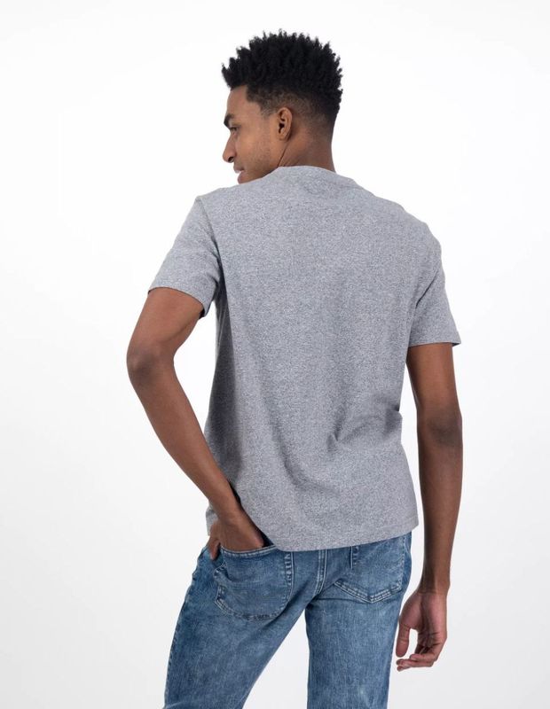 AE Polera Cuello Henley con Botones