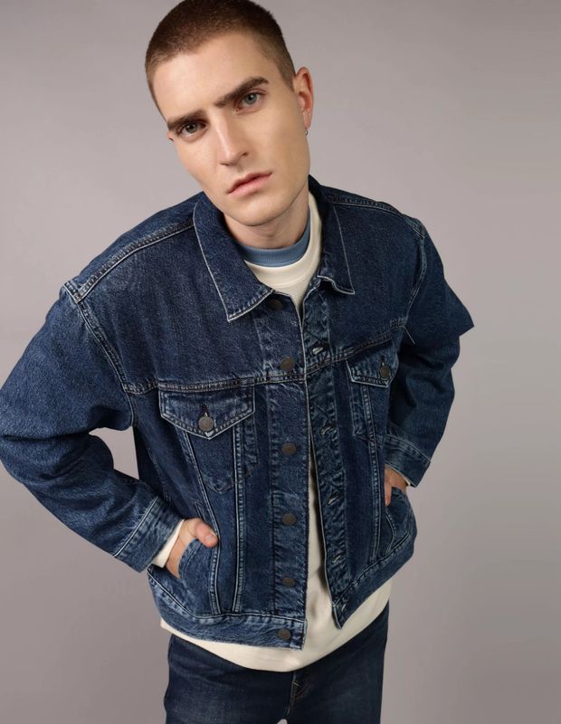 Chaqueta AE de denim tipo trucker