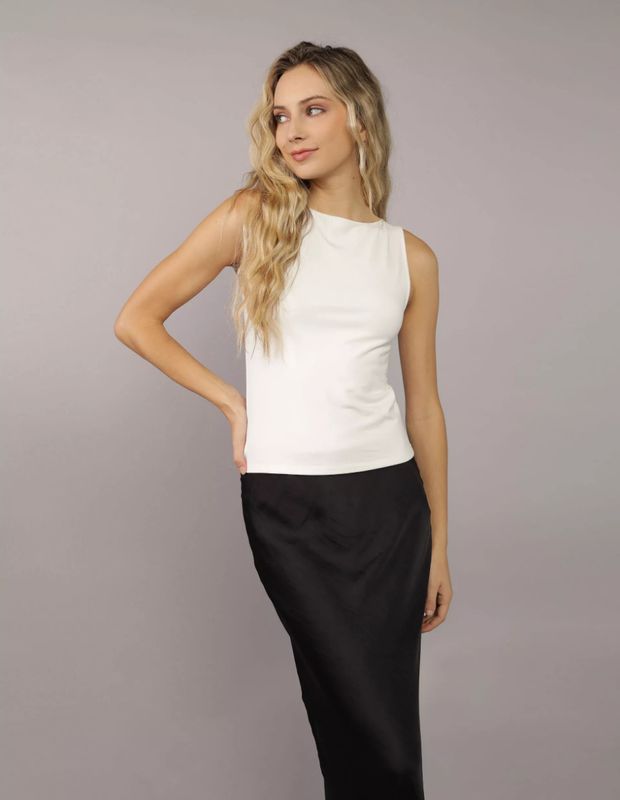 Polera AE sin mangas elasticada