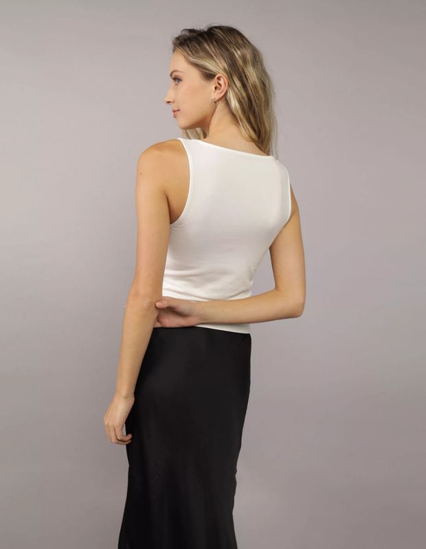 Polera AE sin mangas elasticada