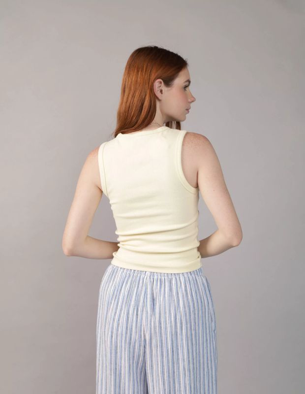 Top AE sin Mangas Main Squeeze