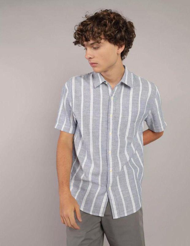 Camisa AE Rayada con Botones Holgada