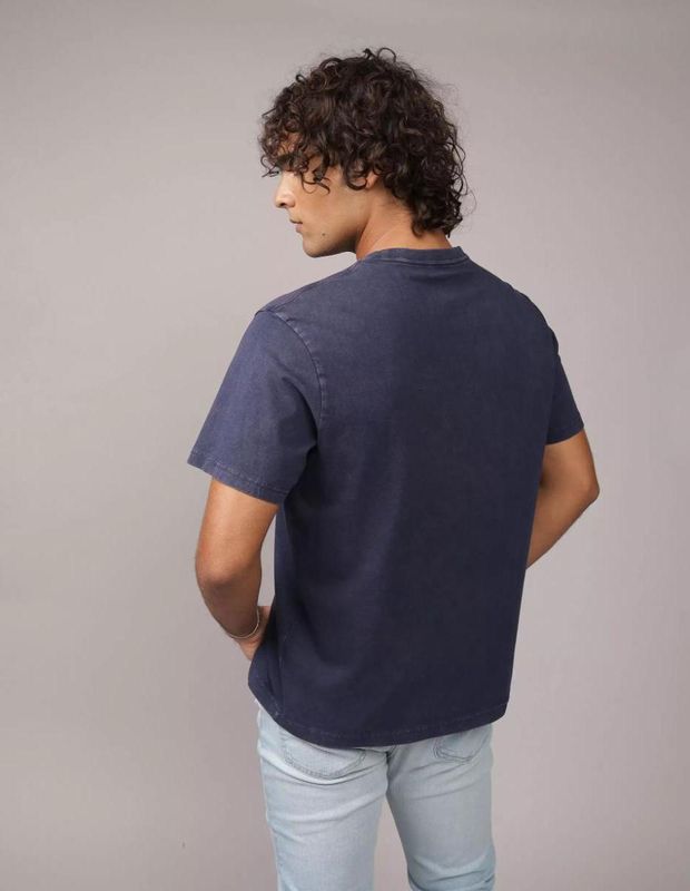 Polera AE Recta con Gráfico de Destino