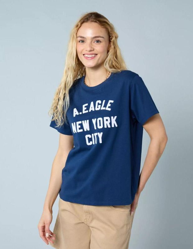 Polera AE Recta con Gráfico de Destino